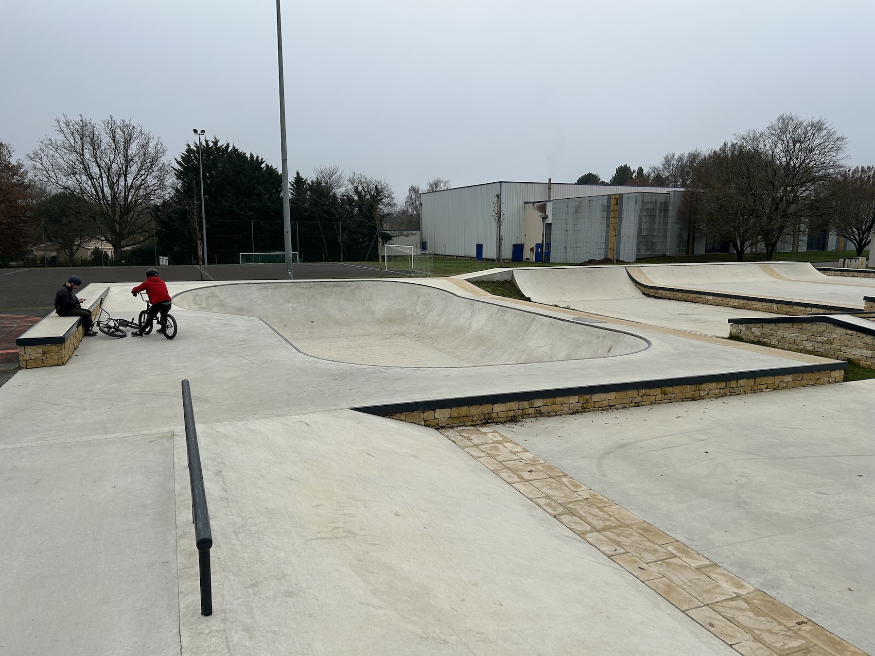 Fontaine-le-Comte skatepark